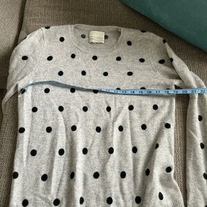 Cynthia Rowley Light Gray Sweater with Black Dots 100% cashmere